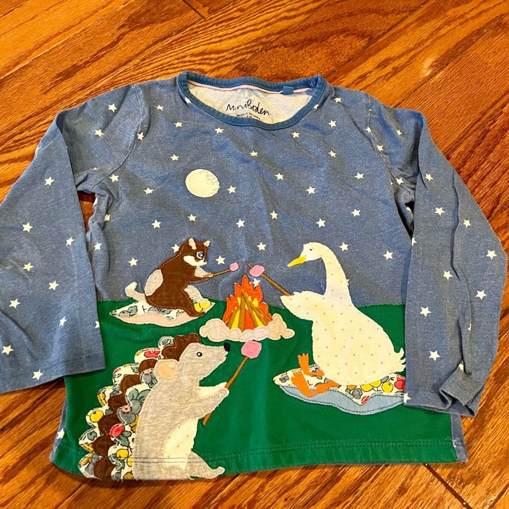 Mini Boden long sleeved top with embroidered design size 4-5
